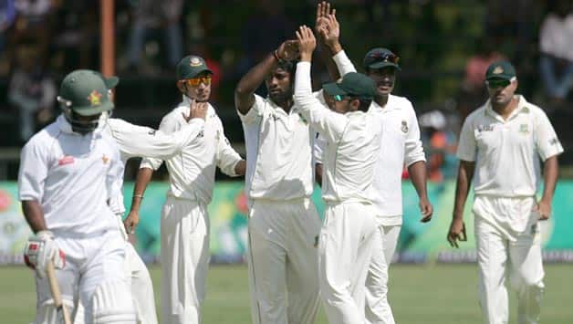 Zimbabwe stumble in reply to Bangladesh's 391 at tea on Day 2 Zimbabwe stumble in reply to Bangladesh's 391 at tea on Day 2