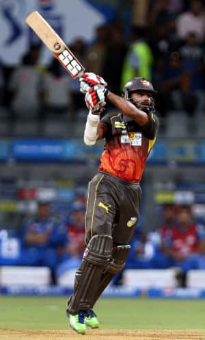IPL 2013: Shikhar Dhawan, Cameron White propel SRH to 178/3 against Mumbai Indians IPL 2013: Shikhar Dhawan, Cameron White propel SRH to 178/3 against Mumbai Indians