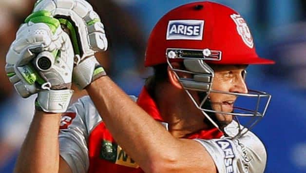 IPL 2013: Gilchrist, Mahmood help Punjab beat Bangalore IPL 2013: Gilchrist, Mahmood help Punjab beat Bangalore