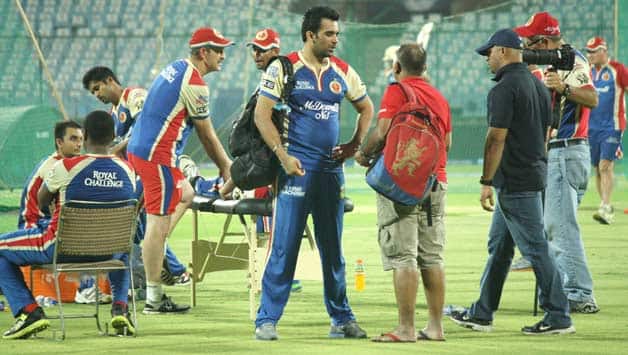 IPL 2013: RCB leaking too many runs in death overs, feels Vinay Kumar IPL 2013: RCB leaking too many runs in death overs, feels Vinay Kumar