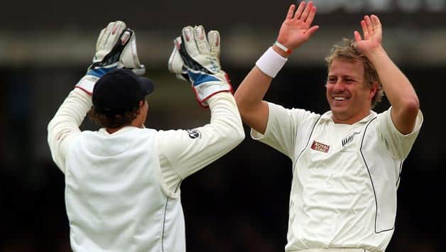 England stumble against New Zealand pacers at lunch on Day 2 of 2nd Test England stumble against New Zealand pacers at lunch on Day 2 of 2nd Test