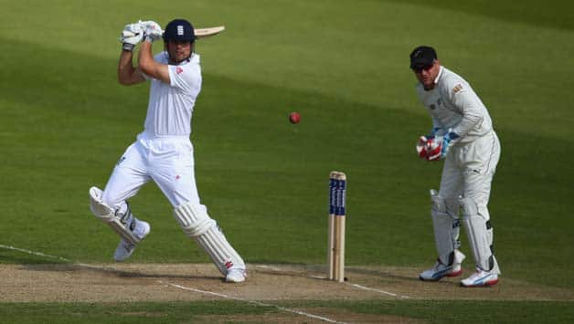 Alastair Cook scores ton as England pile on runs against New Zealand at lunch on Day 4 Alastair Cook scores ton as England pile on runs against New Zealand at lunch on Day 4