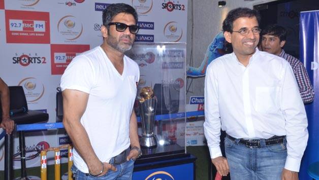 ICC Champions Trophy 2013: Suniel Shetty, Harsha Bhogle unveil trophy ICC Champions Trophy 2013: Suniel Shetty, Harsha Bhogle unveil trophy