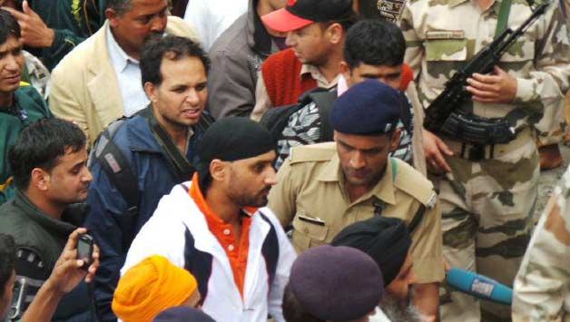 Harbhajan Singh recounts harrowing experience after being rescued by Indian Air Force Harbhajan Singh recounts harrowing experience after being rescued by Indian Air Force