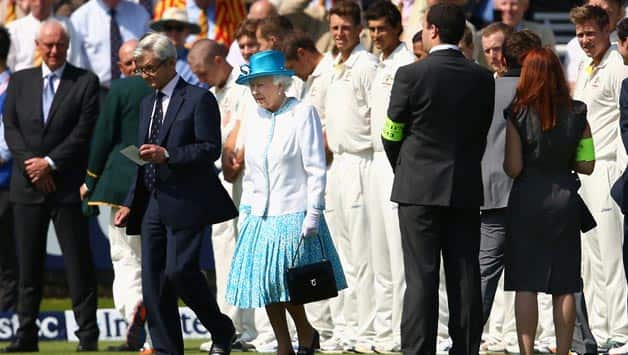 Ashes 2013: Queen Elizabeth II visits Lord's for 2nd Test Ashes 2013: Queen Elizabeth II visits Lord's for 2nd Test