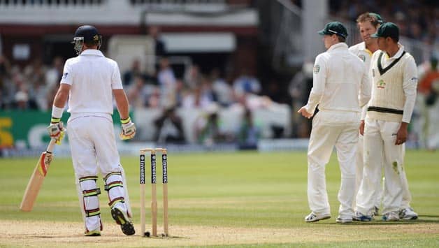 Ashes 2013: Cricket Australia to investigate obsene tweet following Ian Bell's controversial decision Ashes 2013: Cricket Australia to investigate obsene tweet following Ian Bell's controversial decision