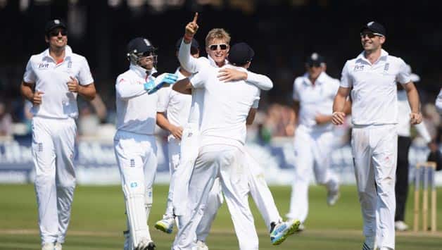 England vs Australia Live Cricket Score, Ashes 2013 2nd Test Day 4: Agar falls controversially after tea England vs Australia Live Cricket Score, Ashes 2013 2nd Test Day 4: Agar falls controversially after tea