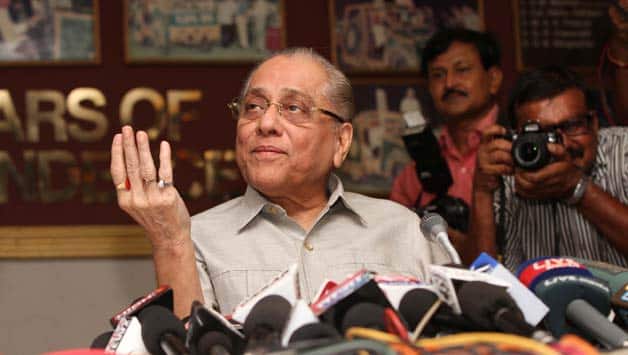 India's tour to South Africa is on, says Jagmohan Dalmiya India's tour to South Africa is on, says Jagmohan Dalmiya