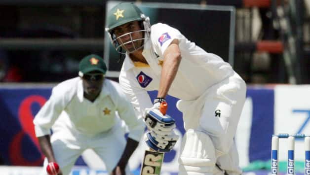 Pakistan reach 95/2 against Zimbabwe at tea on Day 2 Pakistan reach 95/2 against Zimbabwe at tea on Day 2