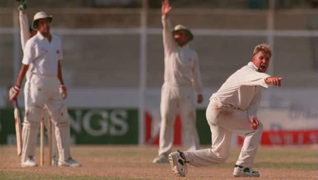 Inzamam-ul-Haq and Mushtaq Ahmed's nerves of steel deny Australia historic win at Karachi Inzamam-ul-Haq and Mushtaq Ahmed's nerves of steel deny Australia historic win at Karachi