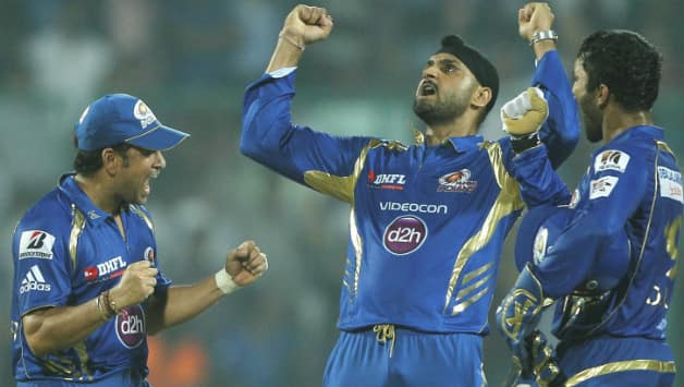 Harbhajan Singh turned CLT20 2013 final in Mumbai Indians' favour: Rahul Dravid Harbhajan Singh turned CLT20 2013 final in Mumbai Indians' favour: Rahul Dravid