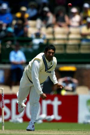 Sachin Tendulkar bowling Sachin Tendulkar bowling
