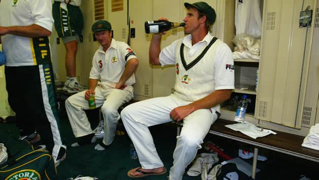 Matthew Hayden scores 380 against Zimbabwe at Perth; beats Brian Lara’s world record Matthew Hayden scores 380 against Zimbabwe at Perth; beats Brian Lara’s world record