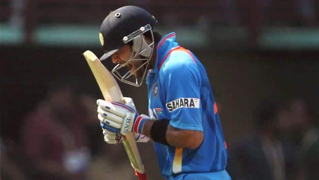 India vs Australia 2013 3rd ODI: Kohli, Dhoni consolidate after poor start; Score XX/4 in 30 overs India vs Australia 2013 3rd ODI: Kohli, Dhoni consolidate after poor start; Score XX/4 in 30 overs