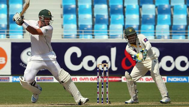 Graeme Smith reaches 9,000 runs in Test cricket Graeme Smith reaches 9,000 runs in Test cricket