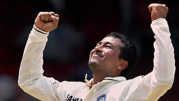 India vs West Indies 2013 2nd Test, Day 3: Pragyan Ojha strikes thrice; Score 90/6 India vs West Indies 2013 2nd Test, Day 3: Pragyan Ojha strikes thrice; Score 90/6