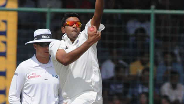 India vs West Indies 2013 2nd Test, Day 1: Ravichandran Ashwin removes Darren Bravo; score 86/2 India vs West Indies 2013 2nd Test, Day 1: Ravichandran Ashwin removes Darren Bravo; score 86/2