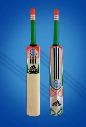 Sachin Tendulkar sports new look bat 